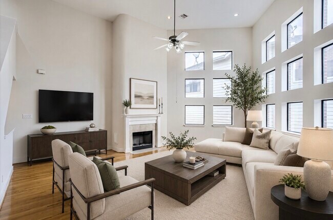 Photo - 5830 Larkin St