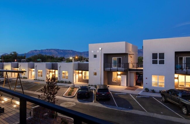 Photo - De Anza - Nob Hill Luxury Apartments
