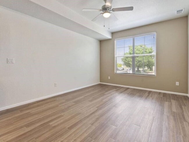 Photo - 9498 E 109th Dr Unidad 9498