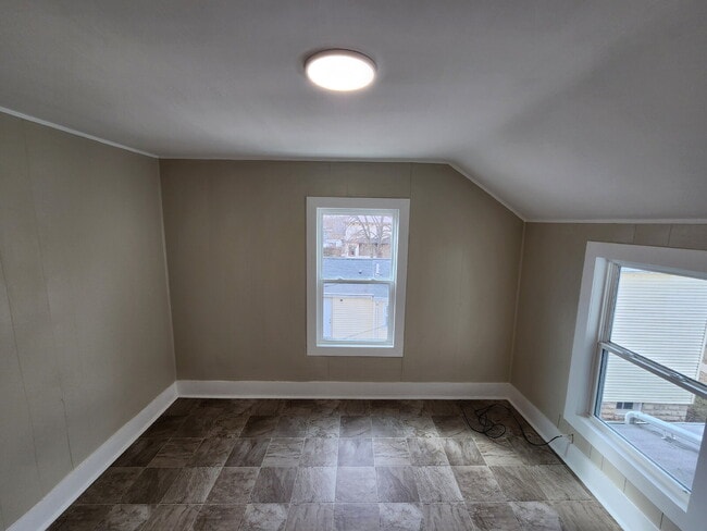 Photo - Move In Ready with ALL Utilities Included Unidad 3