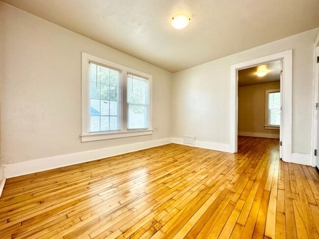 Photo - 1281 Elm St Unit 3