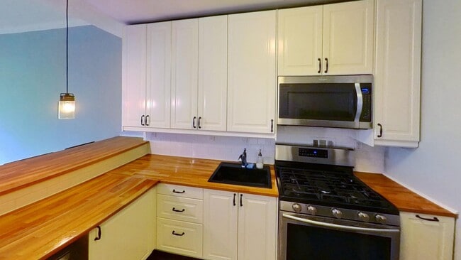 Photo - 2939 Van Ness St NW Townhome