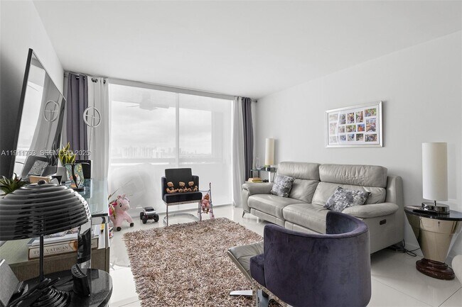 Photo - 1775 Washington Ave Unit 14F