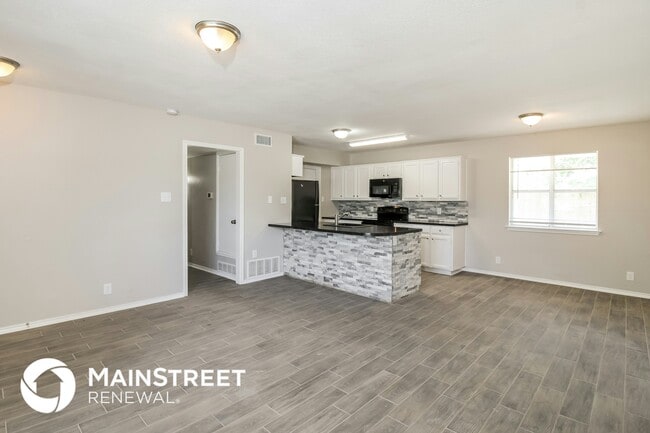 Photo - 223 Brook Cir