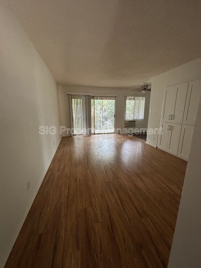 Photo - 10424 Parr Ave Unit #E