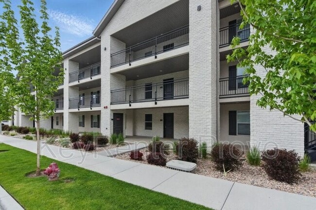 Building Photo - 64 W 600 S Unit C201