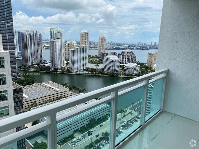 Building Photo - 950 Brickell Bay Dr Unit 3302 Rental