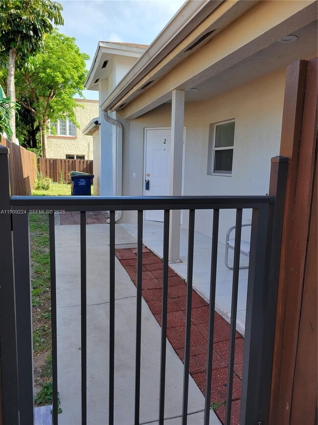 Photo - 35 SW 7th St Unidad 2