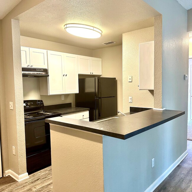 Building Photo - Aqua Bay