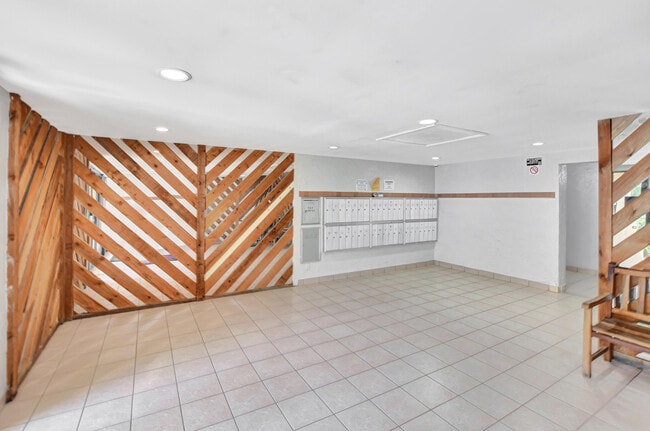 Photo - 450 NW 20th St Unit 2020