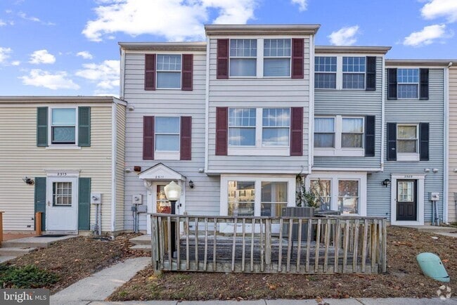 Building Photo - 2311 Greenwood Dr Rental
