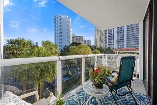 Photo - 20515 E Country Club Dr Unidad 348