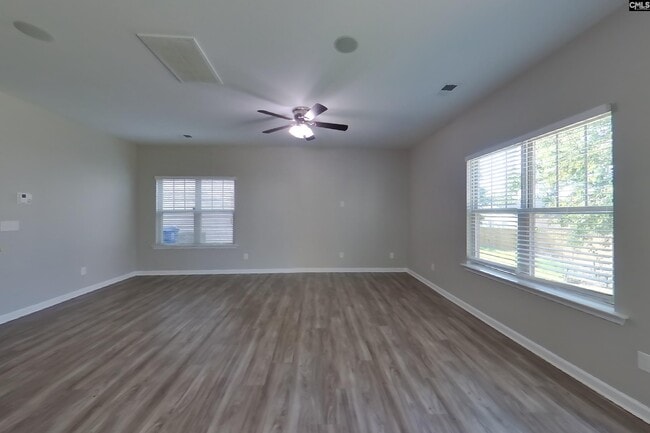 Photo - 437 Eastfair Dr