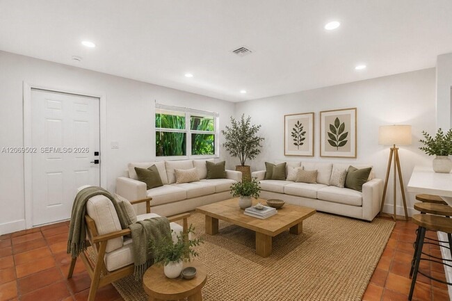 850 SW 12th Ct Unit 850