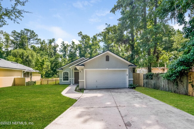 Building Photo - 10715 Ogalla Ave