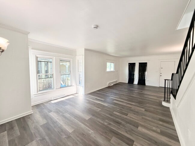 Photo - 710 N High St