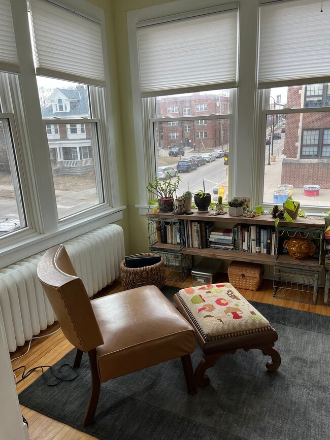 Photo - 2555 Emerson Ave S Unit 2