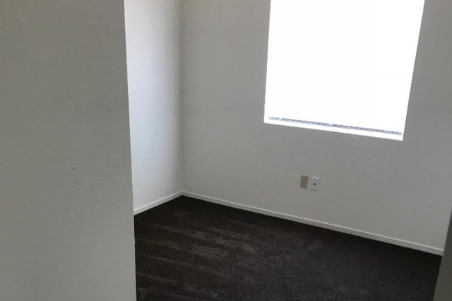 2nd bedroom - 3213 Fortier St