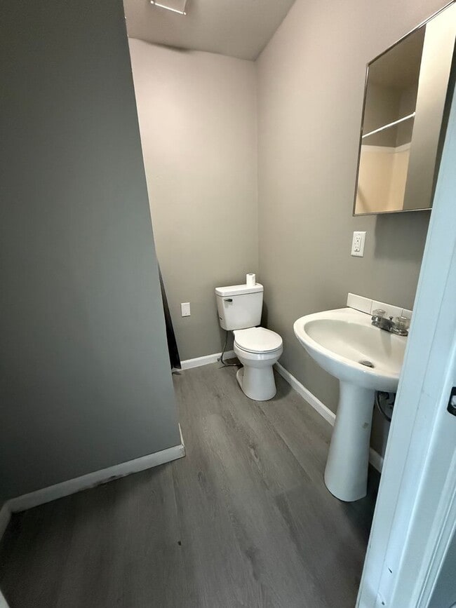 Photo - 702-706 West 10th Street Unit 704