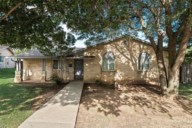 Photo - 2121 Austin Dr