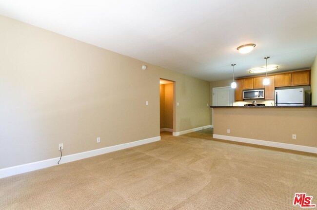 Photo - 10982 Roebling Ave Unit 561