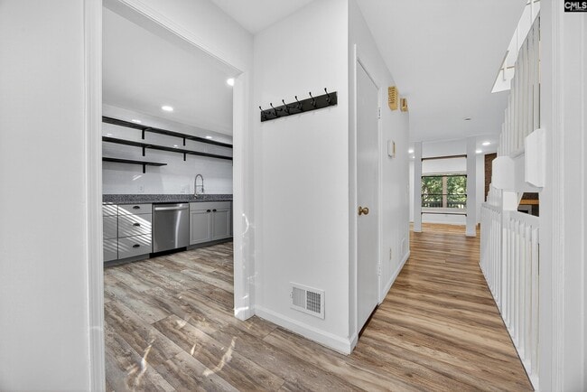 Photo - 298 Outrigger Ln