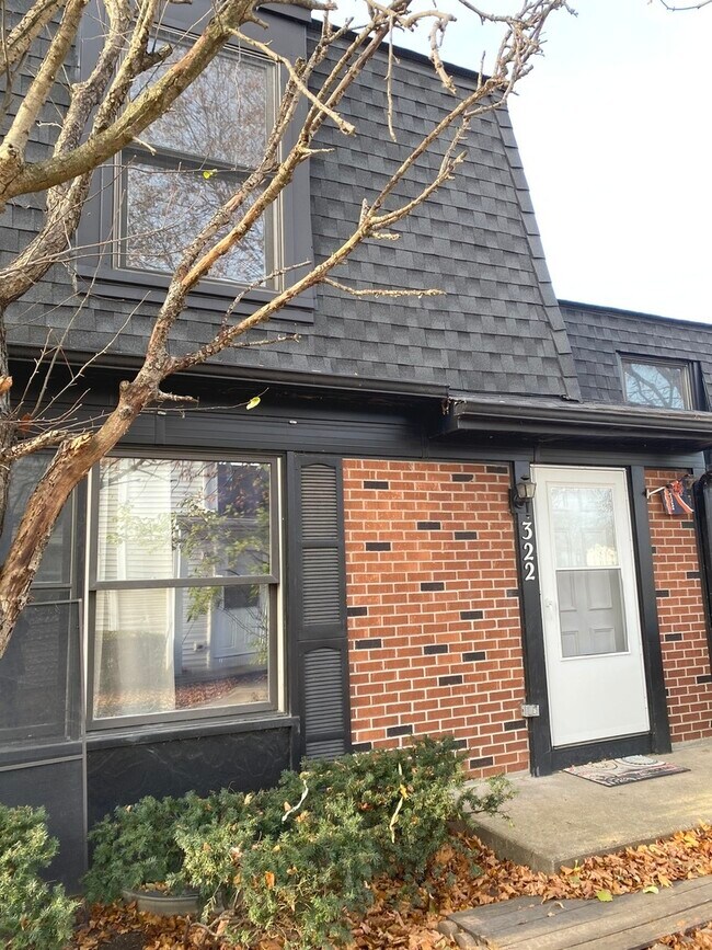 Photo - 322 Inverrary Ln