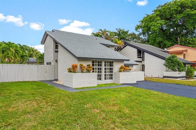 Photo - 8351 SW 39th Ct