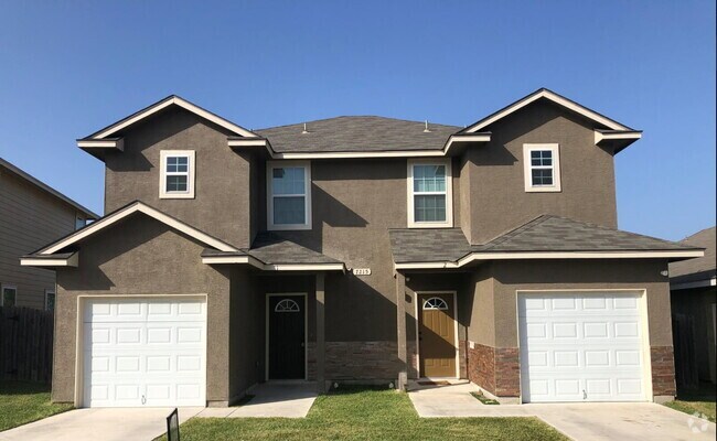Building Photo - "Spacious 3-Bedroom Condo Oasis with 2.5 B... Unit 2