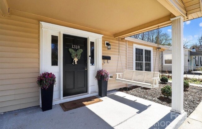 Photo - 1318 McDow Dr