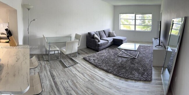 Building Photo - 2825 NE 201st Terrace Unit M215 Rental