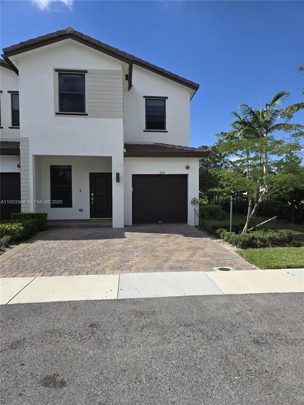 Building Photo - 200 SW 159th Way