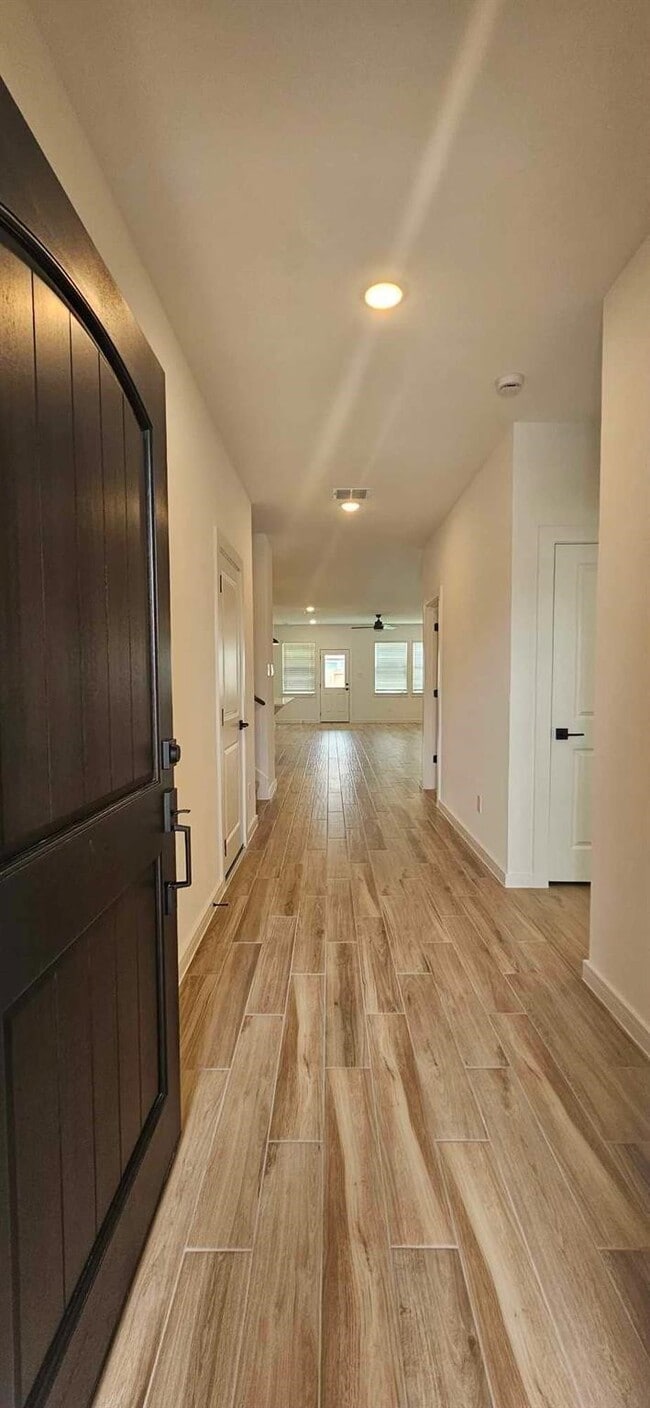 Photo - 8423 Bay Rdg Cir