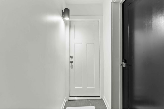 Photo - 2301 Iverson St