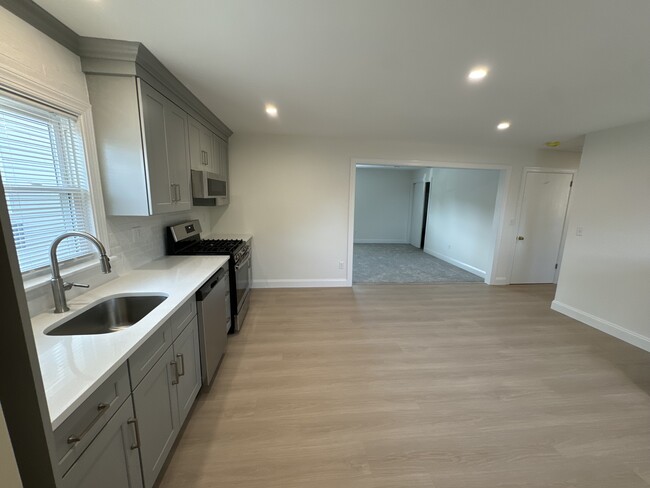 Photo - 146 Schley St Unidad Garfield #2