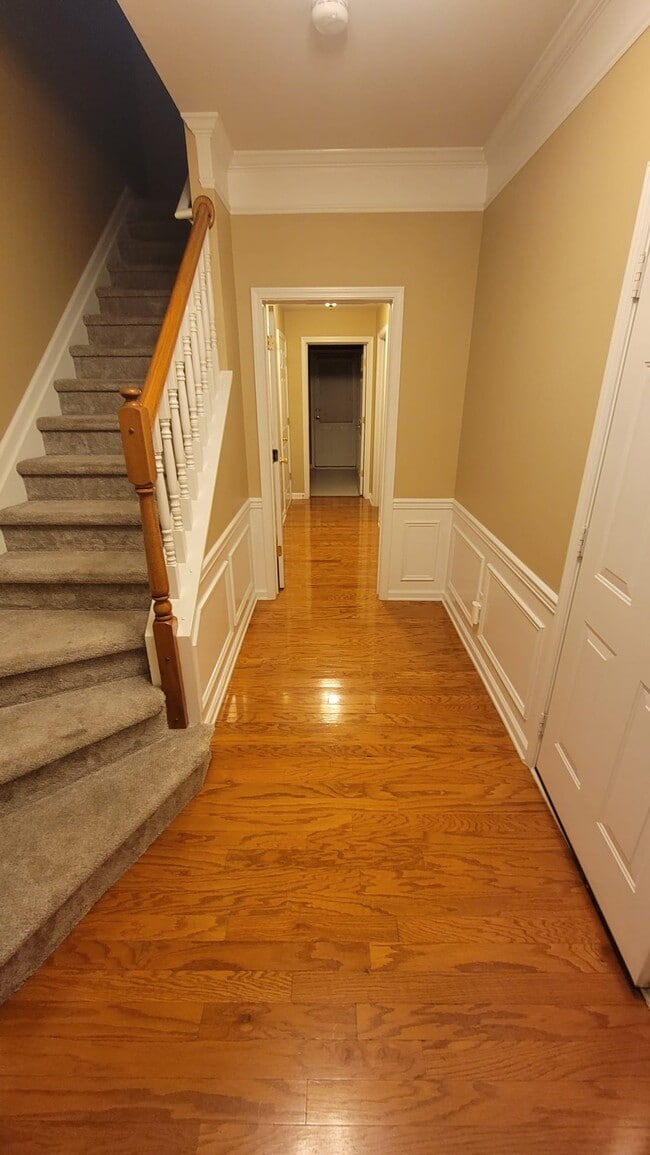 1st floor entrance - 5429 Werburgh St