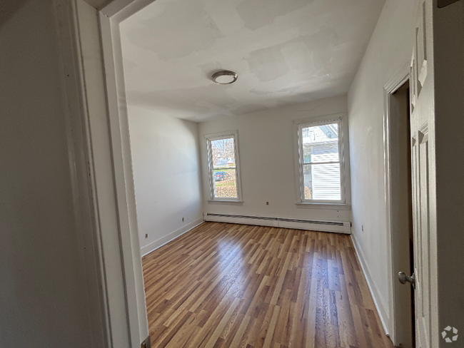Building Photo - 2XX Miles St Unit 1 Rental