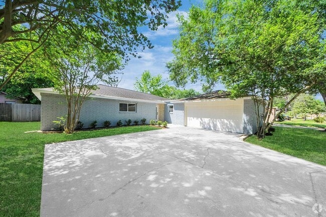 Building Photo - 14223 Ella Lee Ln Rental