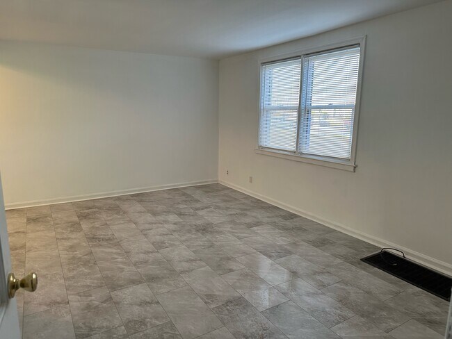 Photo - 3 Corbin Ct Unit 3-B Corbin Court