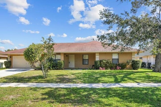 Building Photo - 1800 Wisteria St Rental
