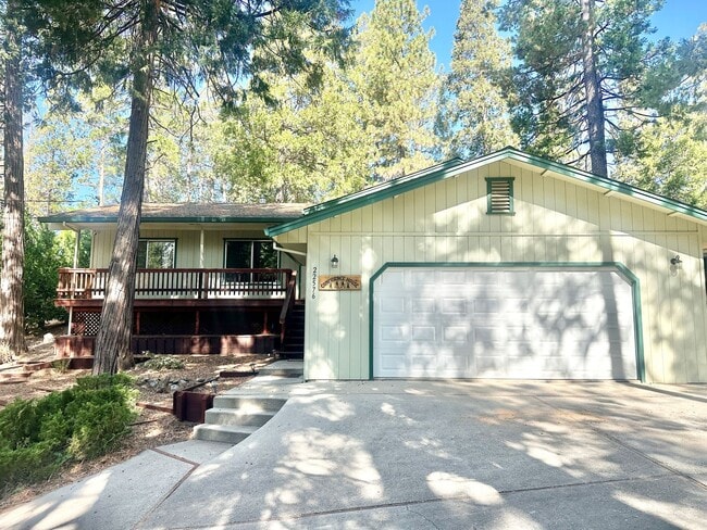 Building Photo - Gorgeous Confidence Home!!