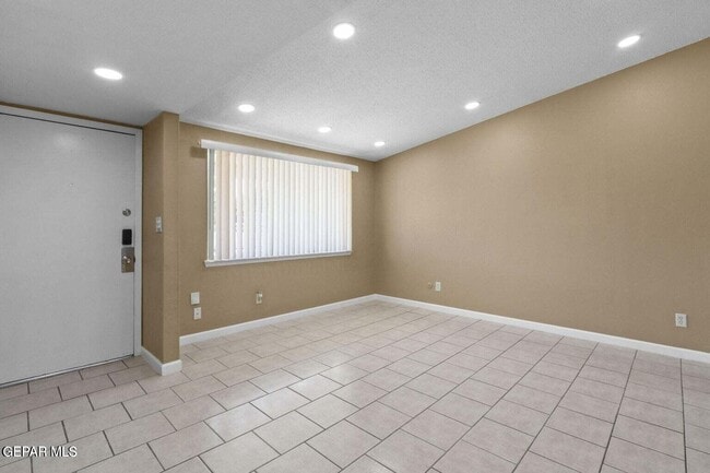 Photo - 6039 Pompeii St