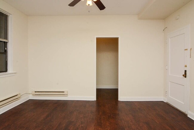Photo - 3350 N Marshfield Ave Unit J07P