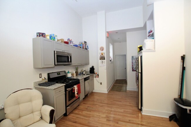 Photo - Spacious newly renovated one bedroom unit in a great location in Brewerytown Unit 1