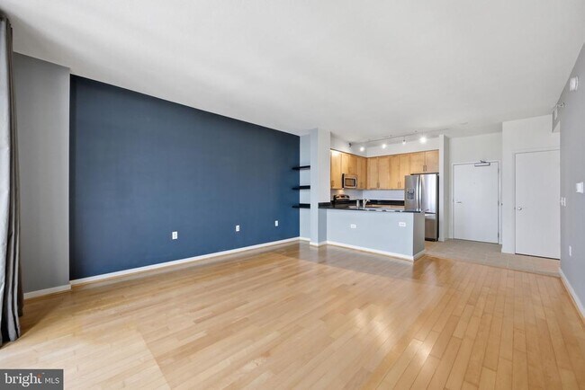 Building Photo - 437 New York Ave NW Unit 1005