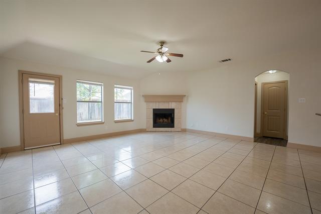 Photo - 1422 Julie St