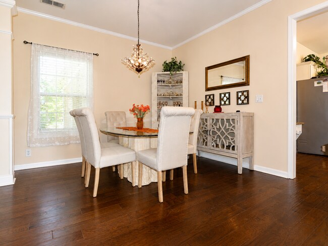 Photo - Beautifully Renovated 3 Bed / 2.5 Bath Home on Quiet Cul-de-Sac