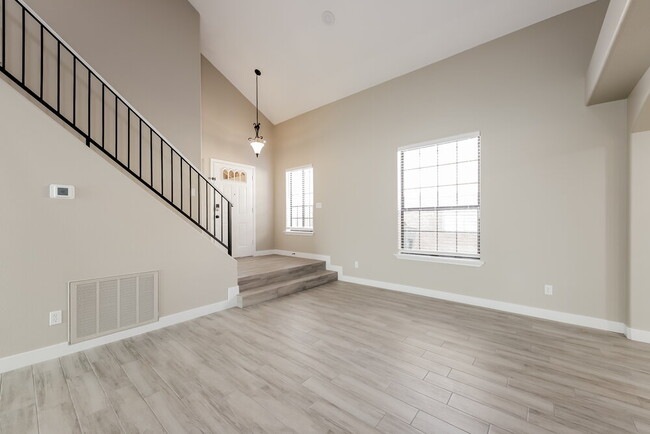 1626 E Villa Theresa Dr