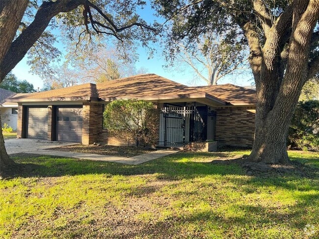 Building Photo - 4602 Redstart St Rental