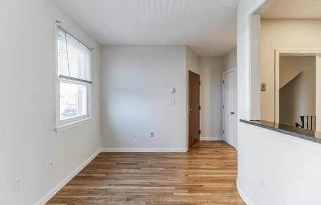 Photo - 202 H St Unit 1
